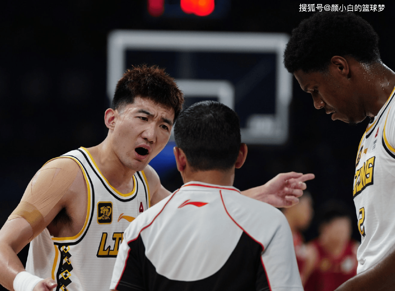 星空体育-转会期突围战来临;广厦男篮围绕英超篮板制胜;球迷炸锅;轮换策略成焦点-星空体育