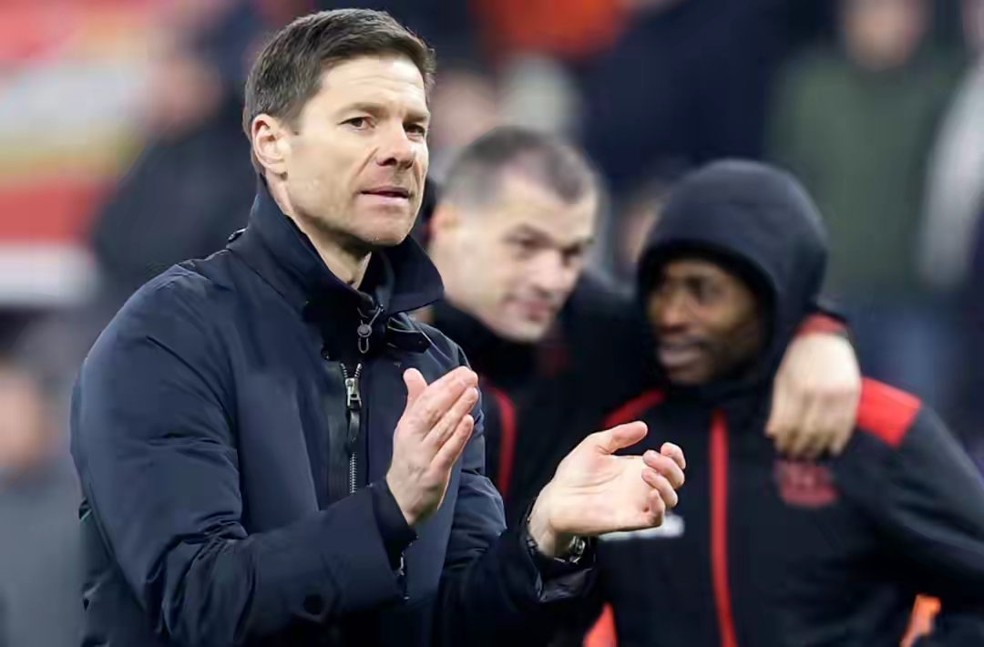 星空-包含关键时刻勒沃库森再遭质疑:德甲节点到来,震撼外界,轮换策略成焦点的词条-星空